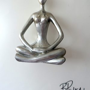 N022H41 Méditation Prière ---===--- Schématiquement, on pourrait dire que la position de méditation serait liée à une discipline intérieure ; alors que certains positions de prières seraient plutôt liées à une obéissance collective. La réalité est plus belle et plus complexe.