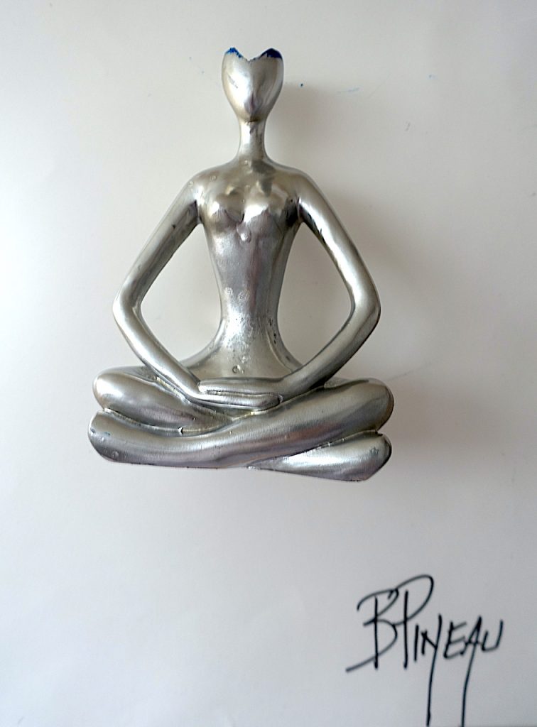 N022H41 Méditation Prière ---===--- Schématiquement, on pourrait dire que la position de méditation serait liée à une discipline intérieure ; alors que certains positions de prières seraient plutôt liées à une obéissance collective. La réalité est plus belle et plus complexe.