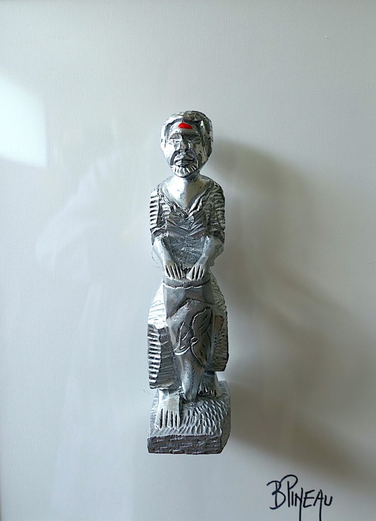 N033H41 Vibrations Tambour ---===--- Comme un hymne à la vie, les vibrations du tambour nous pénètrent. Tout vibre à l’unisson, humains, animaux, végétaux et minéraux. Tambours et tambourins utilisés par tous les chamans de tous les continents et de toutes les époques. Un jour de célébration mondiale du tambour serait magique.